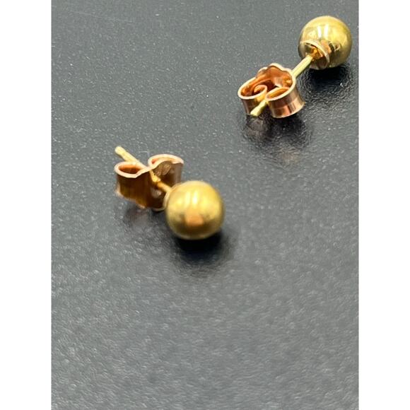 14k Yellow Gold Round Ball 5mm Stud Pierced Earrings Minimalist  .65 grams - Picture 6 of 8